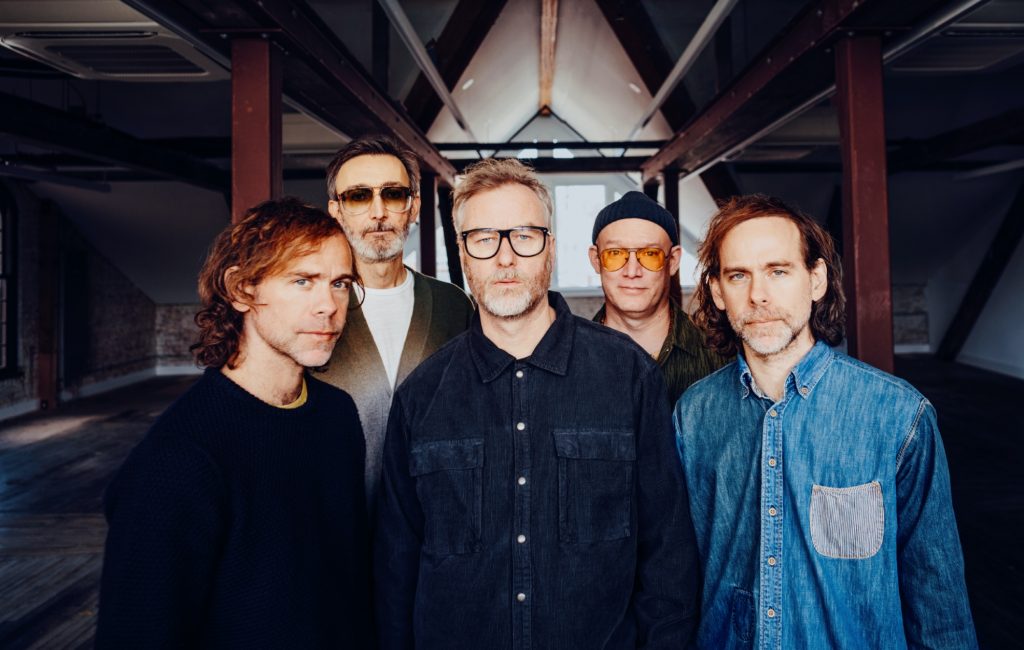 Послушайте новый сингл The National с участием Фиби Бриджерс «Your Mind Is Not Your Friend» — Fil