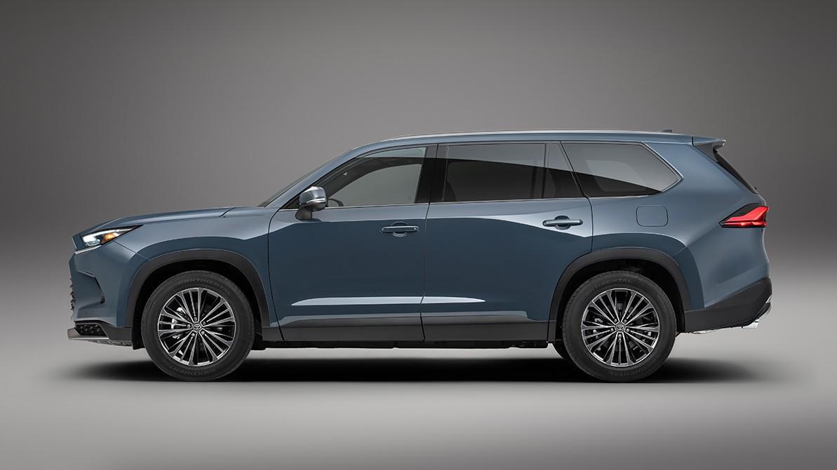 Lexus поделился первым фото модели TX