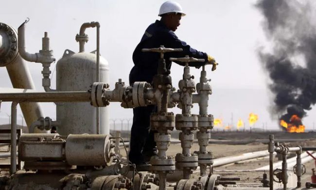 Нефть залихорадило: черное золото подешевело до $ 76 — Financial Times