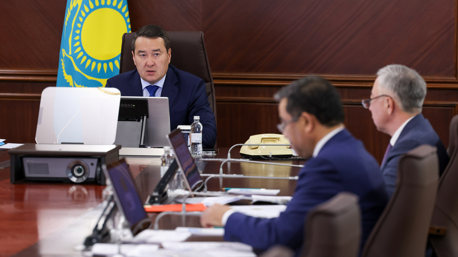 Модернизация инфраструктуры, строительство новых объектов и поддержка проектов АПК: вопросы развития области Абай рассмотрены в Правительстве