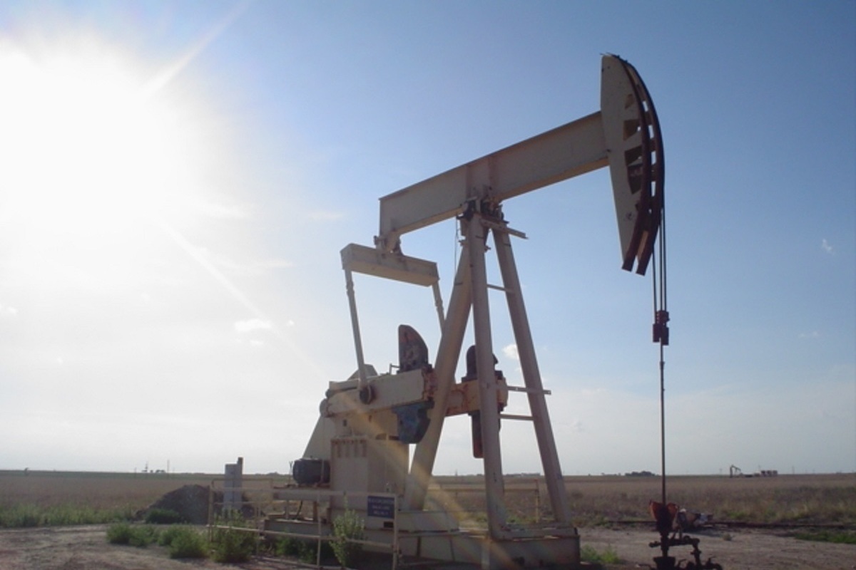 Нефть Brent подешевела до $74 за баррель — Financial Times