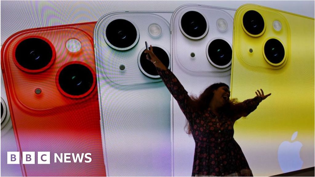 Продажи Apple снова упали, но спрос на iPhone сохраняется