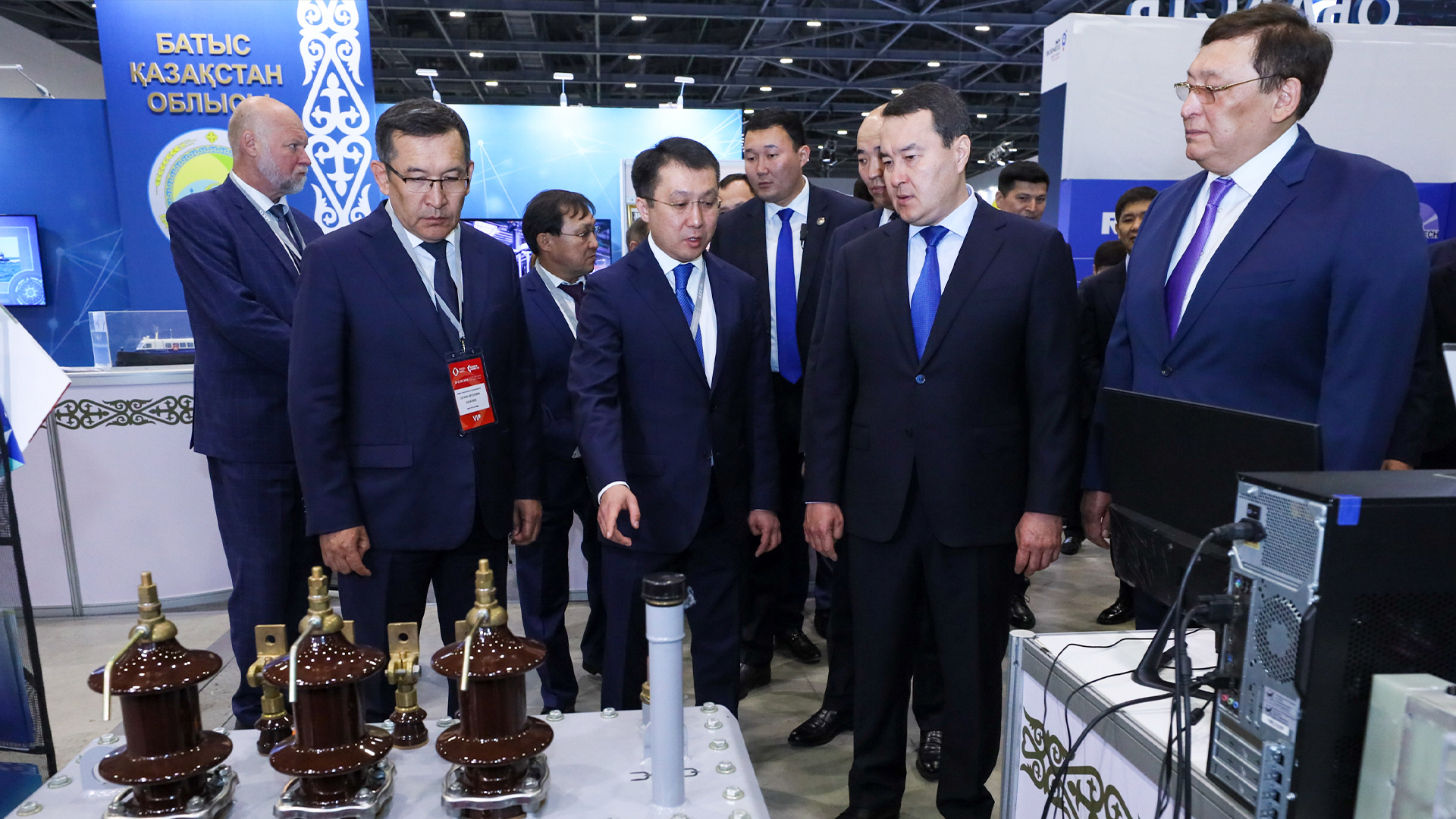 Алихан Смаилов посетил выставку по машиностроению и металлообработке «Kazakhstan Machinery Fair 2023»