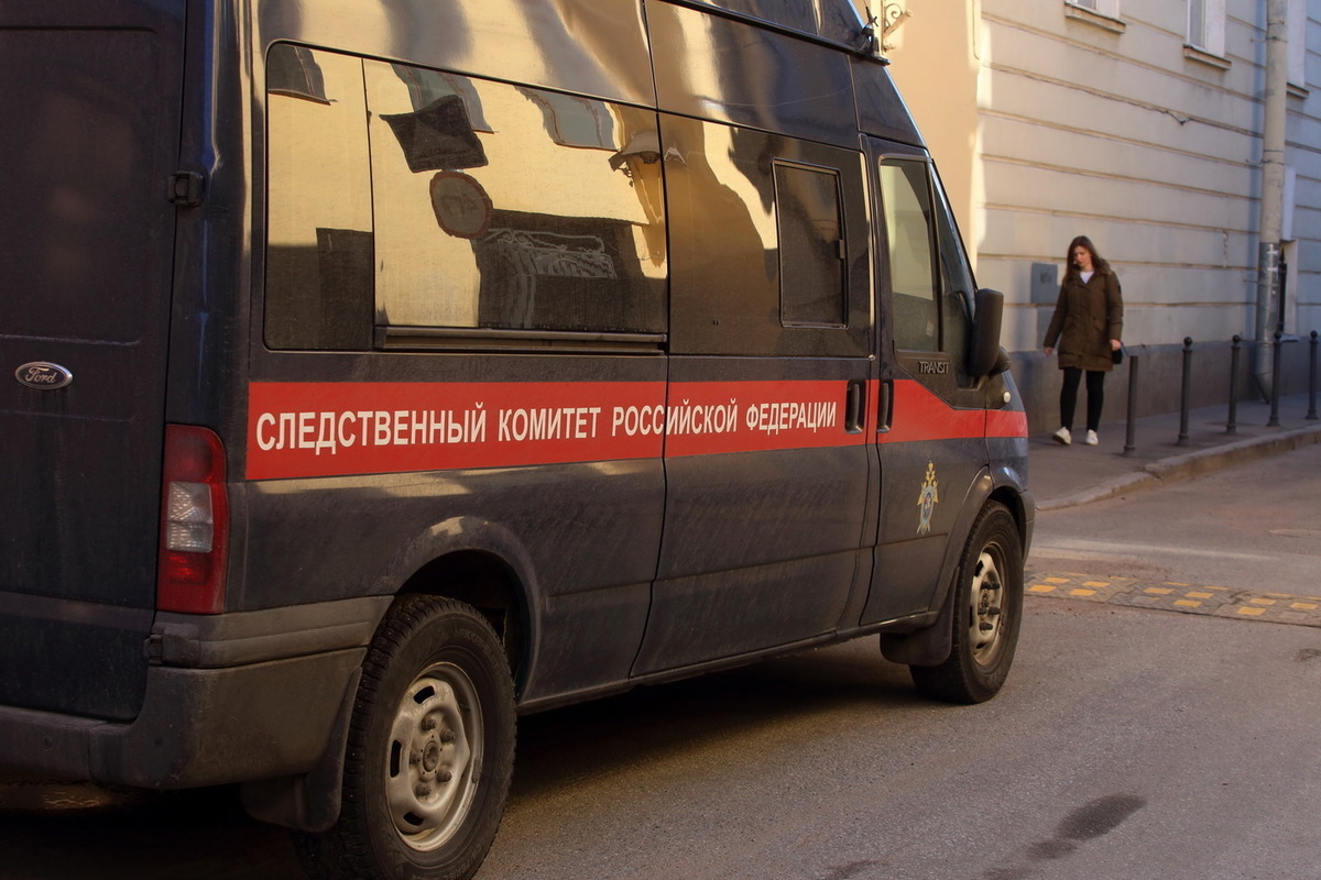 Российский школьник взял в руки лежавший провод и погиб на месте — Financial Times