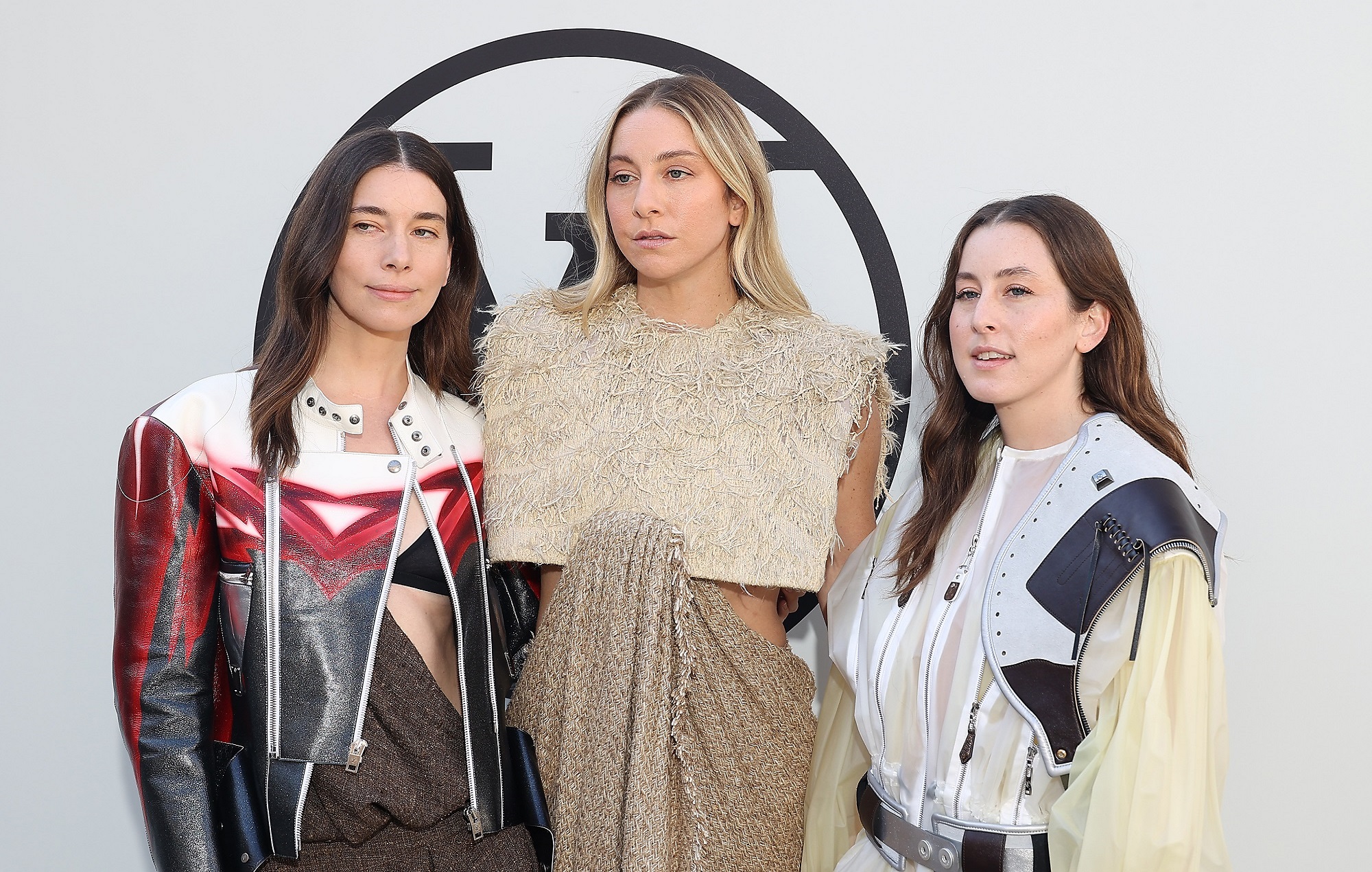 Посмотрите, как HAIM поет ABC на «Улице Сезам» — Fil
