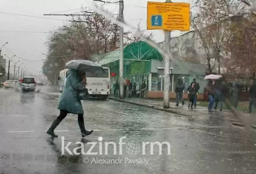 Заморозки, дождь, пыльная буря: штормовое предупреждение объявлено в 12 областях РК