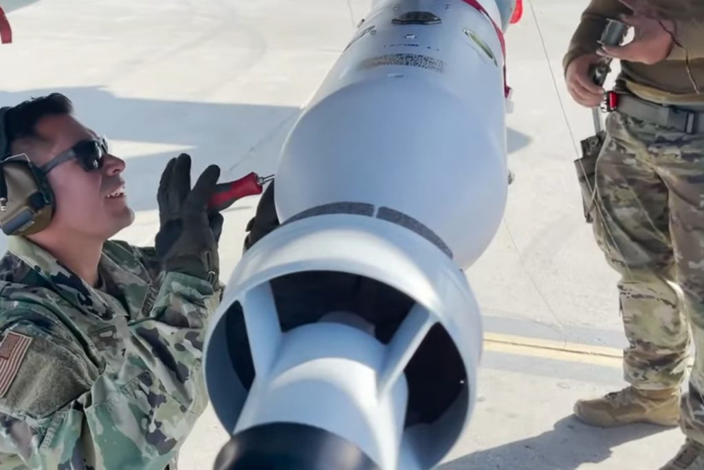 Поддубный: удар по Луганску мог быть нанесен ракетой-обманкой ADM-160B — Financial Times
