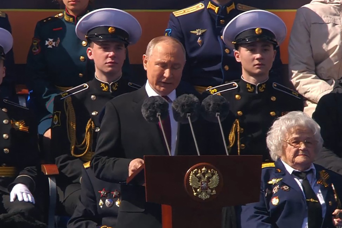Путин на Параде Победы говорит об СВО: «Защитим Донбасс» — Financial Times
