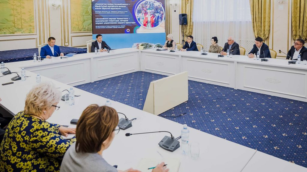 Вице-премьер Алтай Кульгинов встретился с представителями АНК Павлодарской области