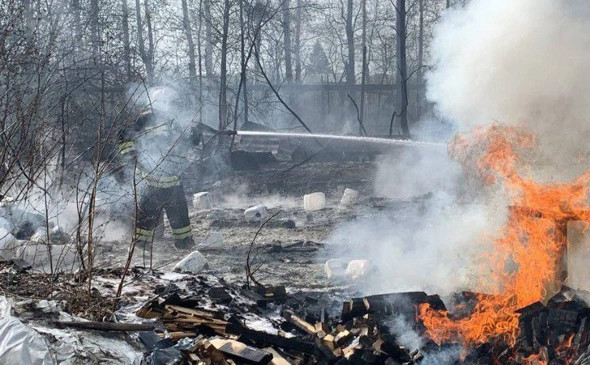 Пожарный пострадал при тушении пожара в Свердловской области — Financial Times