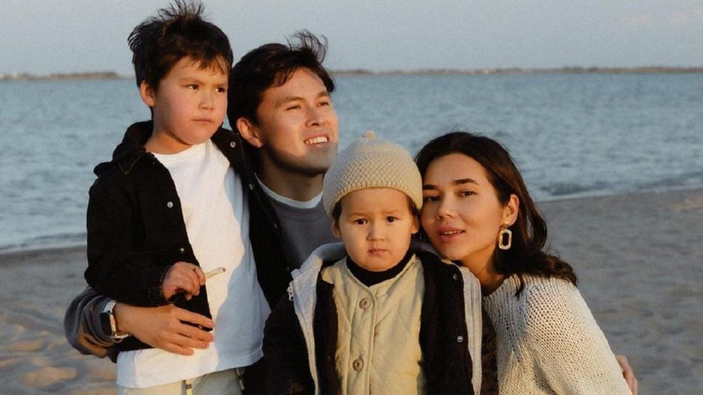 «Прячет животик «: поклонники заподозрили Карину Оксукпаеву в беременности — Fil