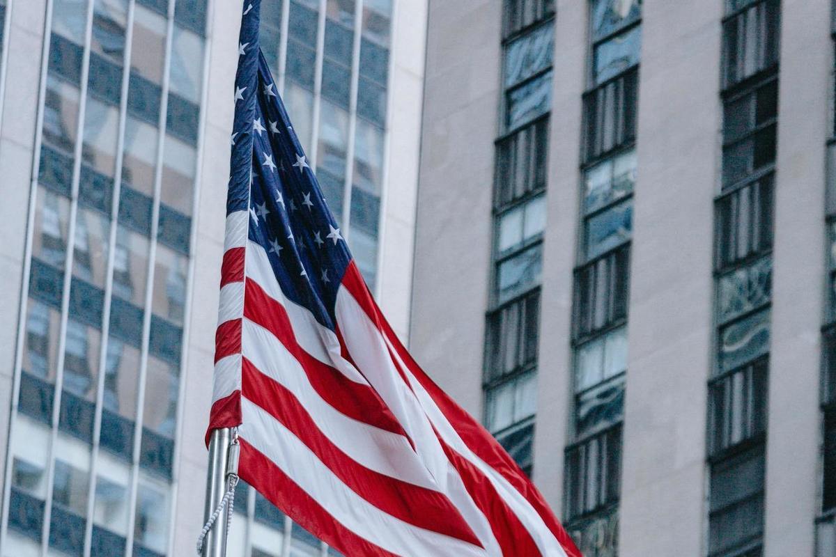 Офицер Дэвис: США затянут конфликт на Украине как можно дольше, чтобы навредить России — Financial Times