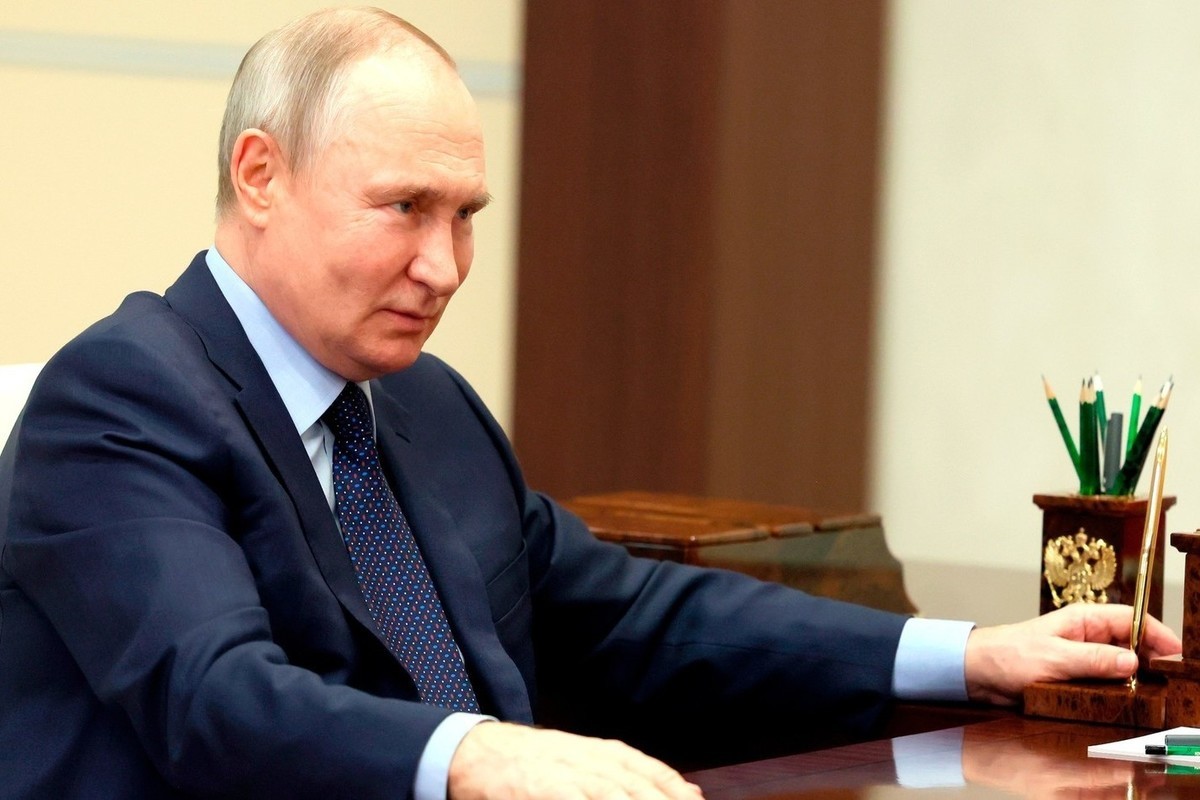 Путин поручил разработать меры для сокращения оттока россиян за рубеж — Financial Times