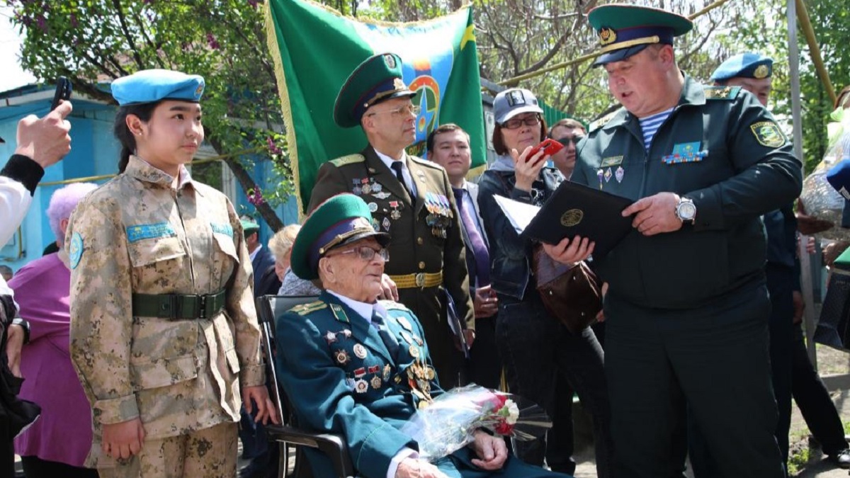 В Алматы ветеран ВОВ-пограничник отмечает свой 100-летний юбилей