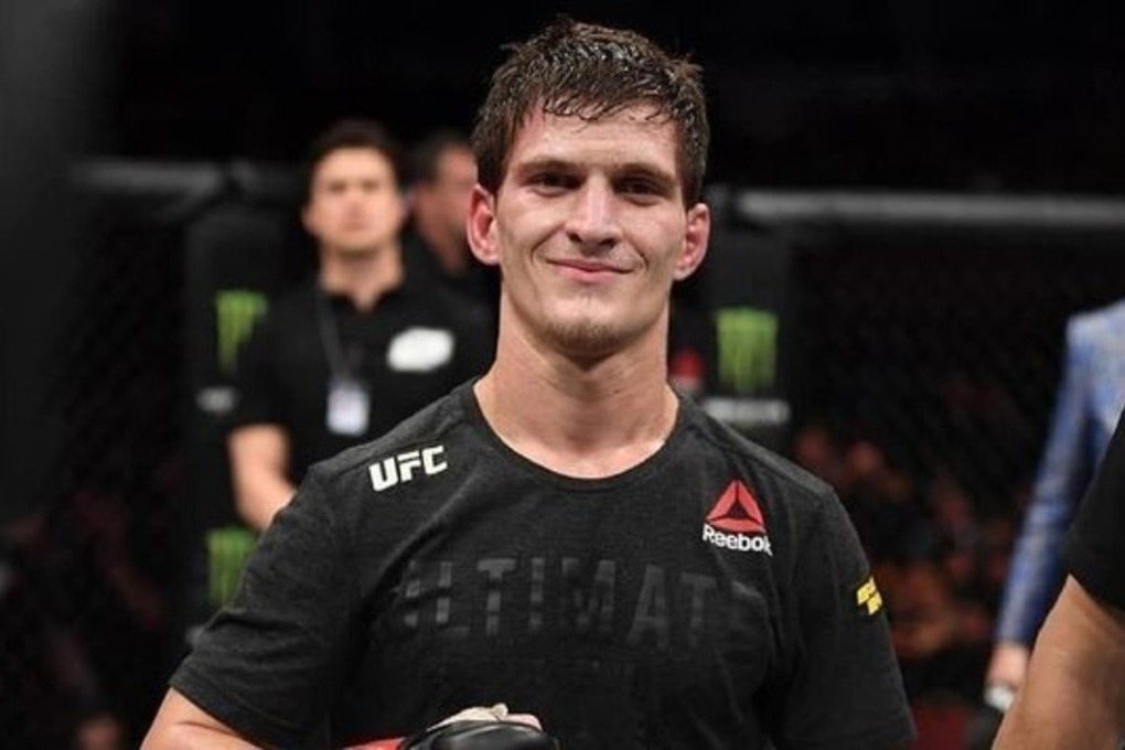 Россиянин Евлоев на турнире UFC одержал семнадцатую победу подряд — Financial Times