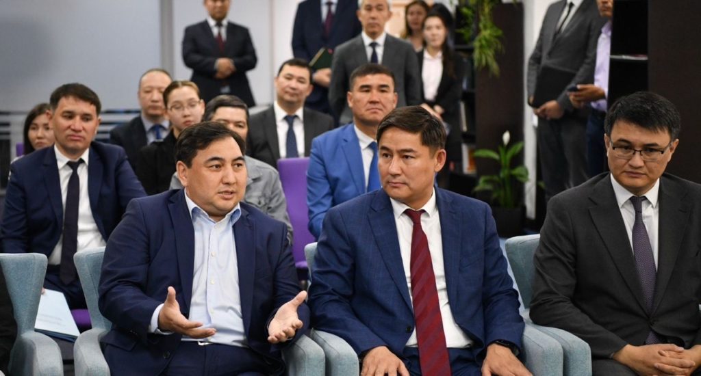 Государственные услуги в новом формате для ЧСИ, нотариусов и адвокатов