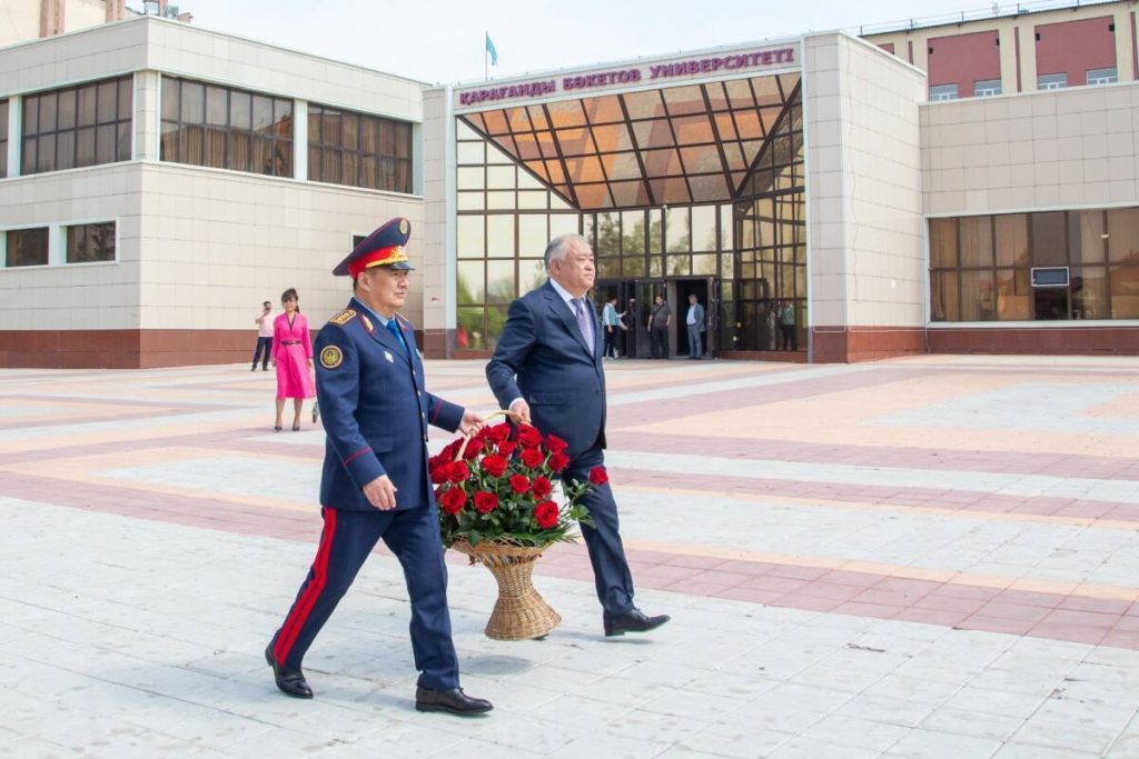 Марат Ахметжанов встретился со студентами КарГУ