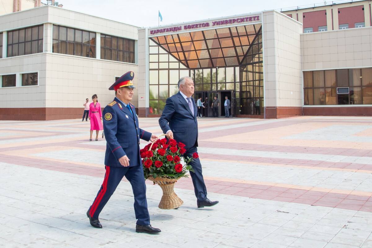Марат Ахметжанов встретился со студентами КарГУ