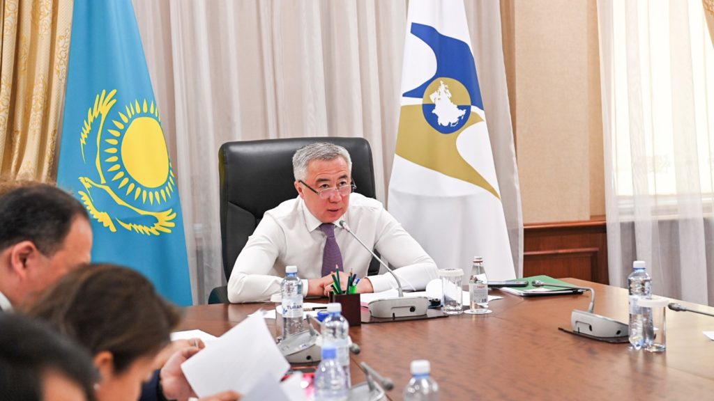 Казахстан расширяет доступность госзакупок для бизнеса в ЕАЭС