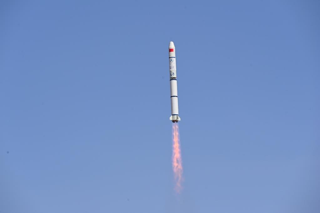 Китай запустил новые спутники для космических исследований