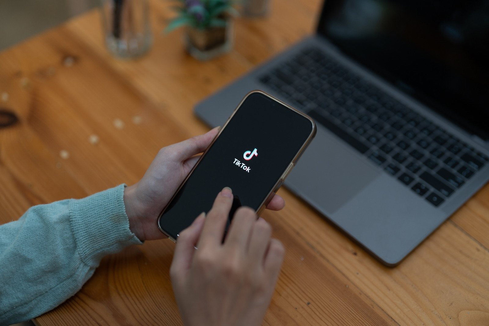 Опасность в TikTok: незаконные азартные игры распространяются в сети
