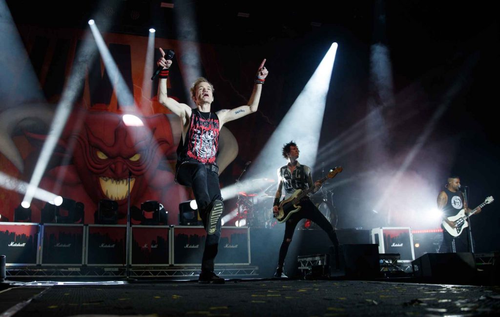 Sum 41 распадаются после финального альбома и мирового турне — Fil
