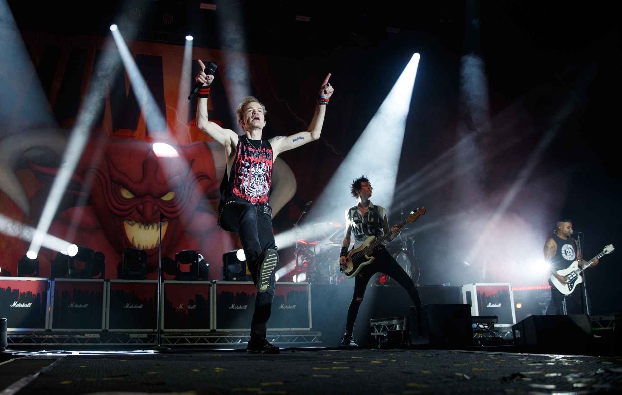 Sum 41 распадаются после финального альбома и мирового турне — Fil