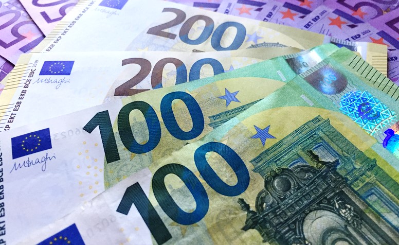 Турбулентность на валютном рынке: что происходит с Евро/долларом?