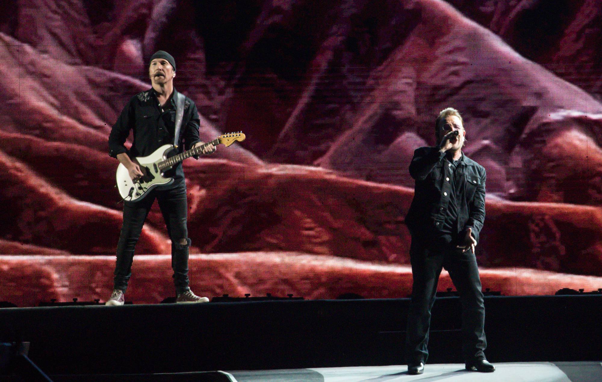 У U2 «много отличного материала в разработке», — говорит The Edge. — Fil