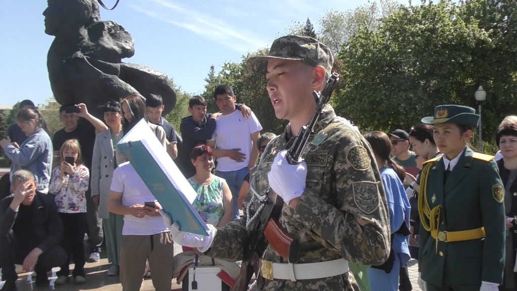 В Абайском гарнизоне проведен ритуал приведения солдат к Военной присяге