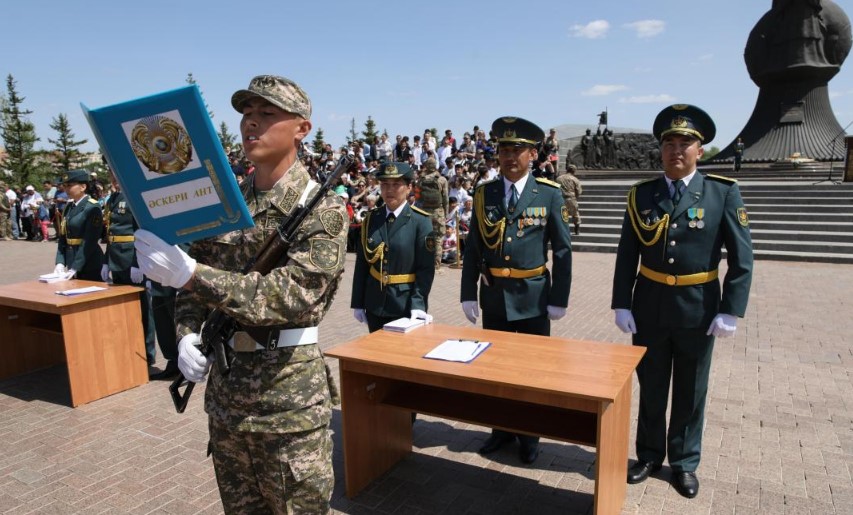 В Вооруженных силах страны приведены к военной присяге более трех тысяч новобранцев