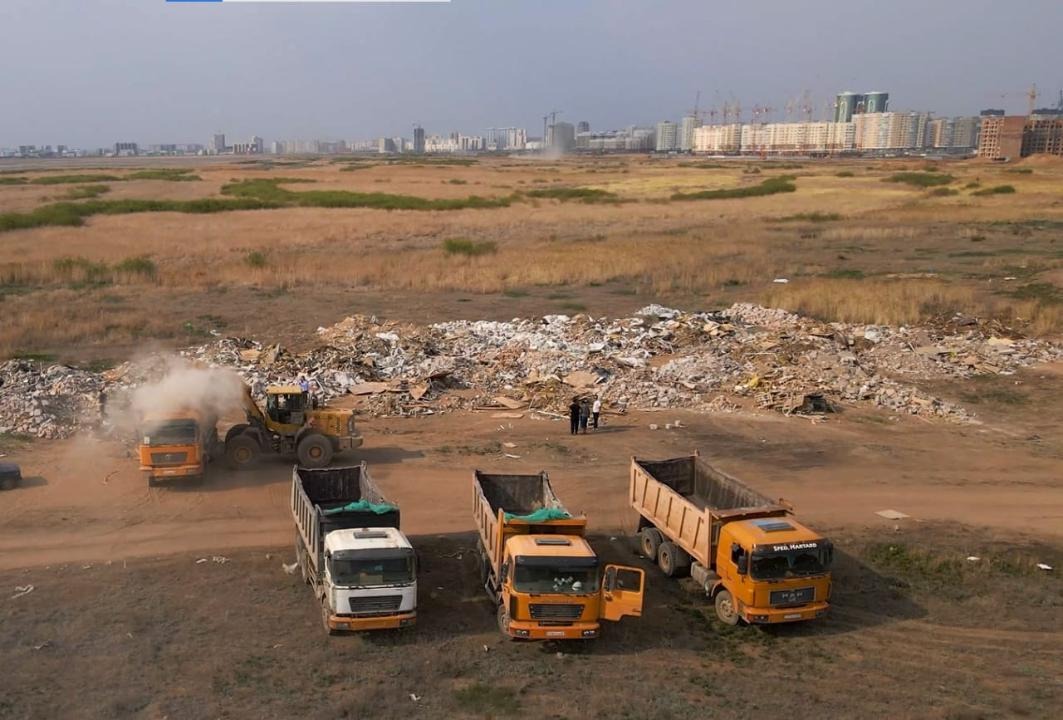 За 700 тонн стихийной свалки в Астане оштрафовали бизнесмена