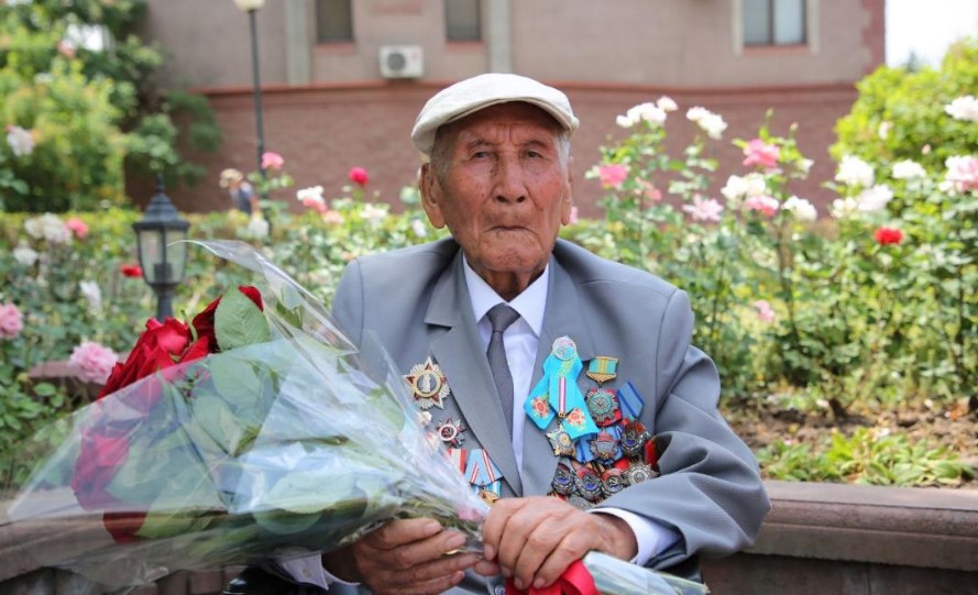99 лет со дня рождения отметил ветеран Великой Отечественной войны Шангерей Жаныбеков