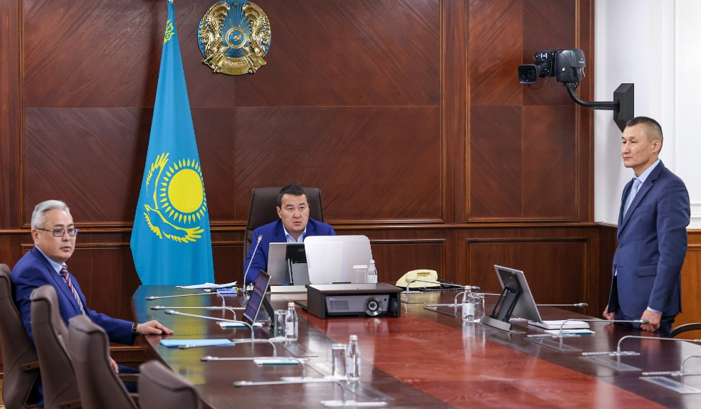 Алихан Смаилов представил нового главу МЧС РК