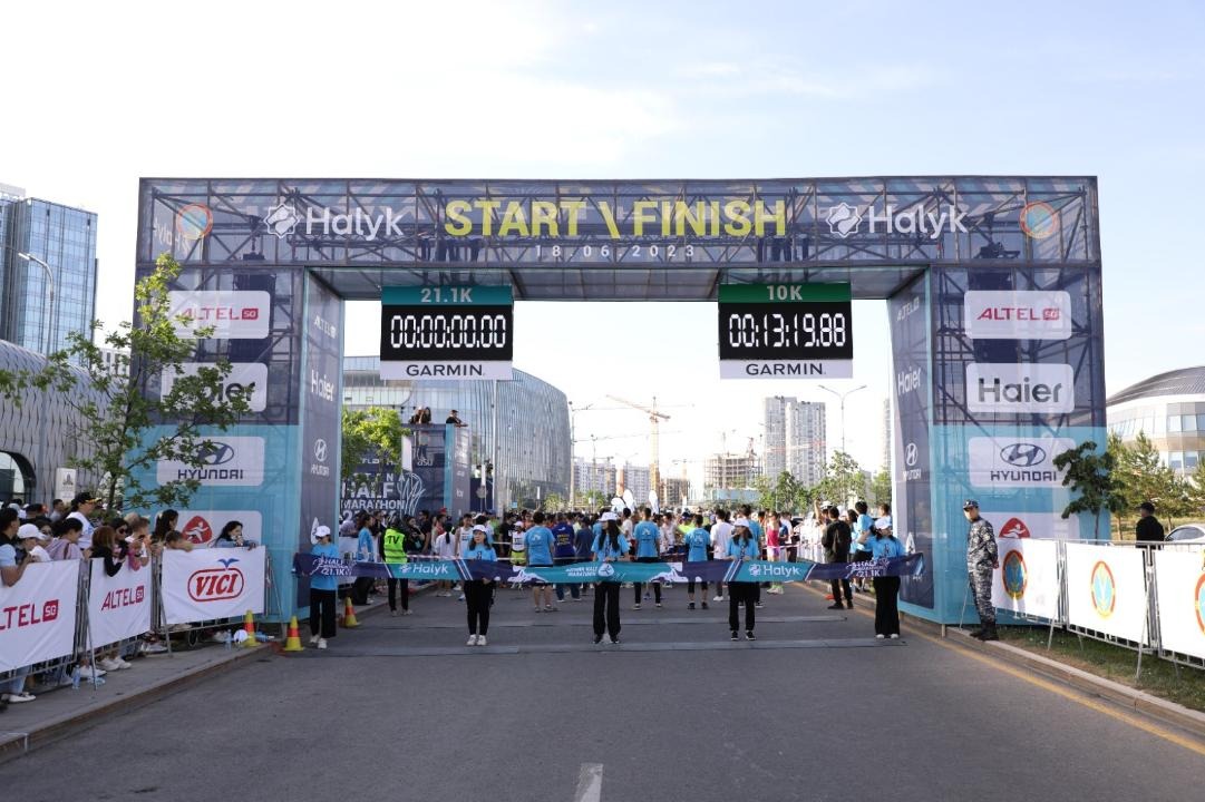 Astana Half Marathon: среди бегунов провели полумарафон в столице