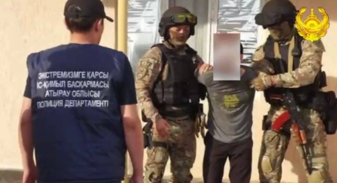 Атырауские полицейские задержали преступную группу, пропагандировавшую терроризм