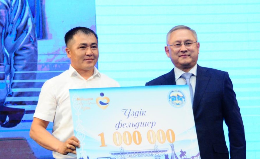 Бейбит Исабаев поздравил медработников с профессиональным праздником