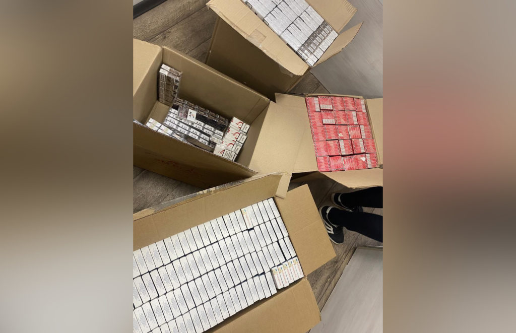 Более 17 тысяч пачек контрабандных сигарет изъято в Караганде