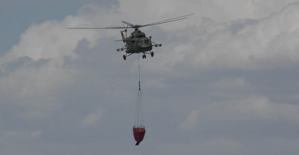 Более 60 авиаторов МЧС задействованы в тушении пожара в Абайской области