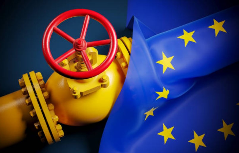 Еврокомиссия: газовые хранилища ЕС заполнены почти на 70%