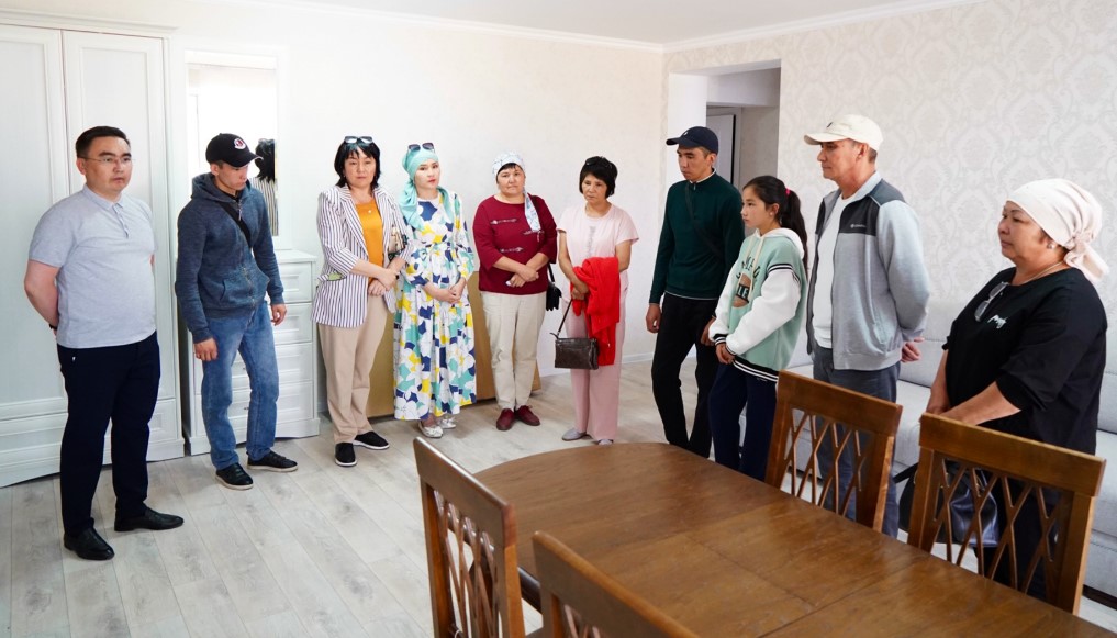 Какая помощь оказывается семьям погибших при крупном пожаре в области Абай