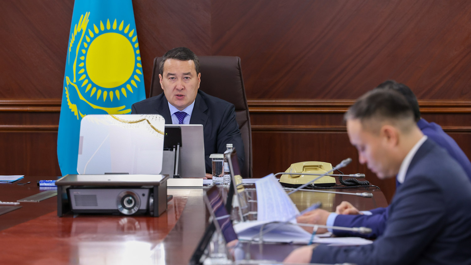 Реализацию совместных проектов с Азиатским банком развития и Всемирным банком обсудили в Правительстве