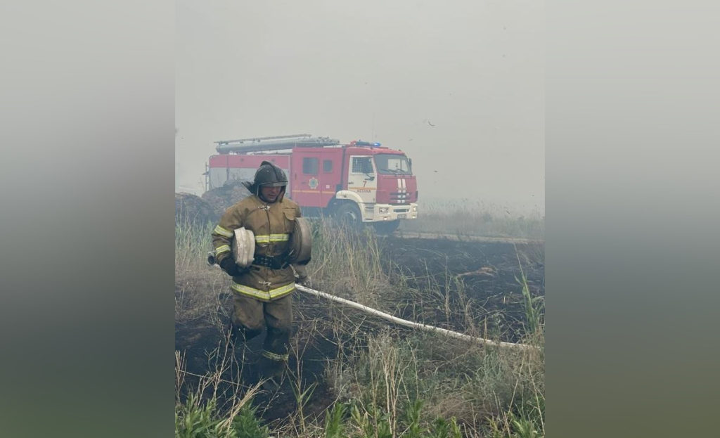 Пожар в Астане: более 63 тонн воды сбросили с вертолетов