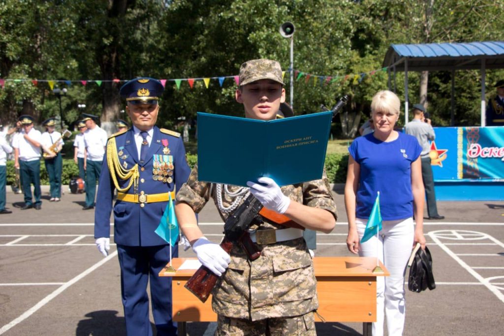 Солдаты-срочники будут служить в военном институте Минобороны