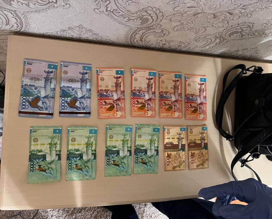 Студенток колледжей вовлекала в проституцию жительница Костаная