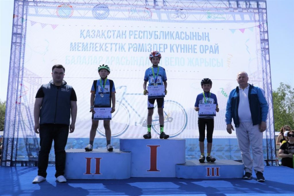 В Астане прошла детская велогонка