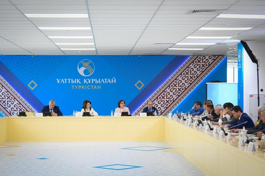 В Туркестане обсуждены вопросы консолидации, культурно-духовного развития, образования и науки