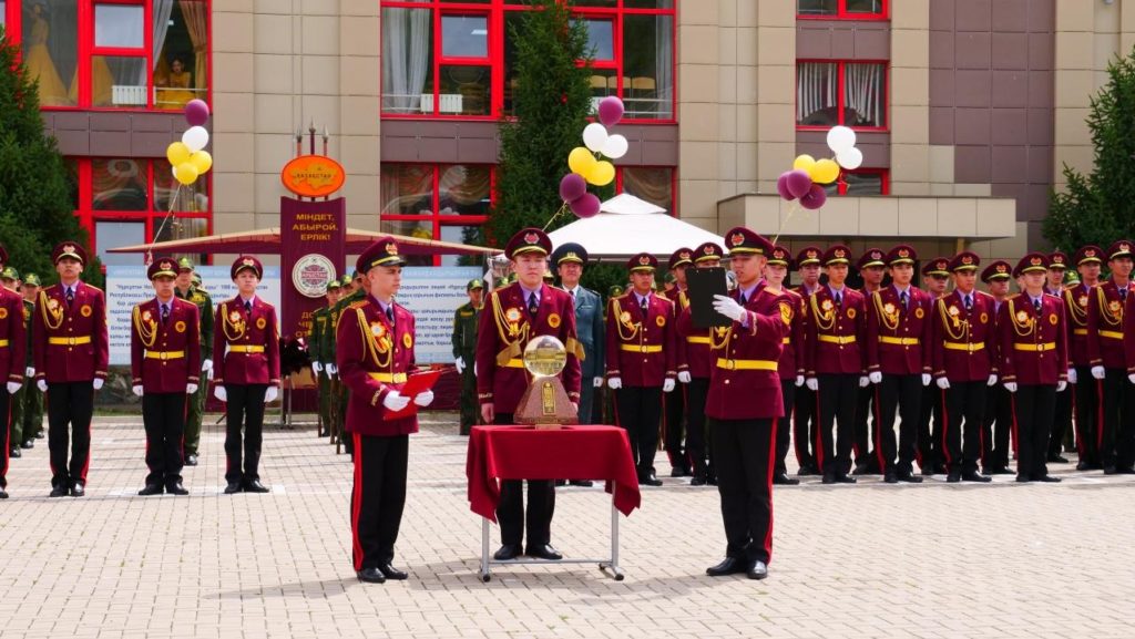 Выпускники лицея «Арыстан» оставили послание лицеистам 2033 года