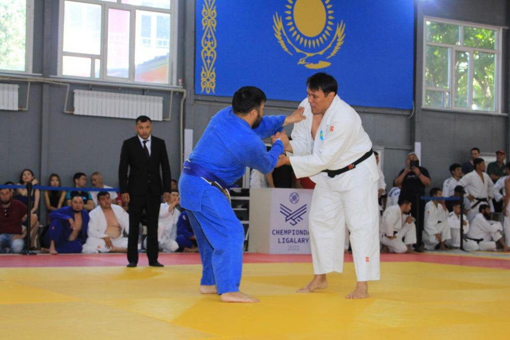 Два «золота» завоевали армейцы на чемпионате страны по дзюдо