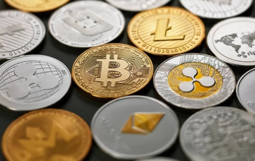Криптовалютная капитализация снижается: тревожные сигналы на рынке